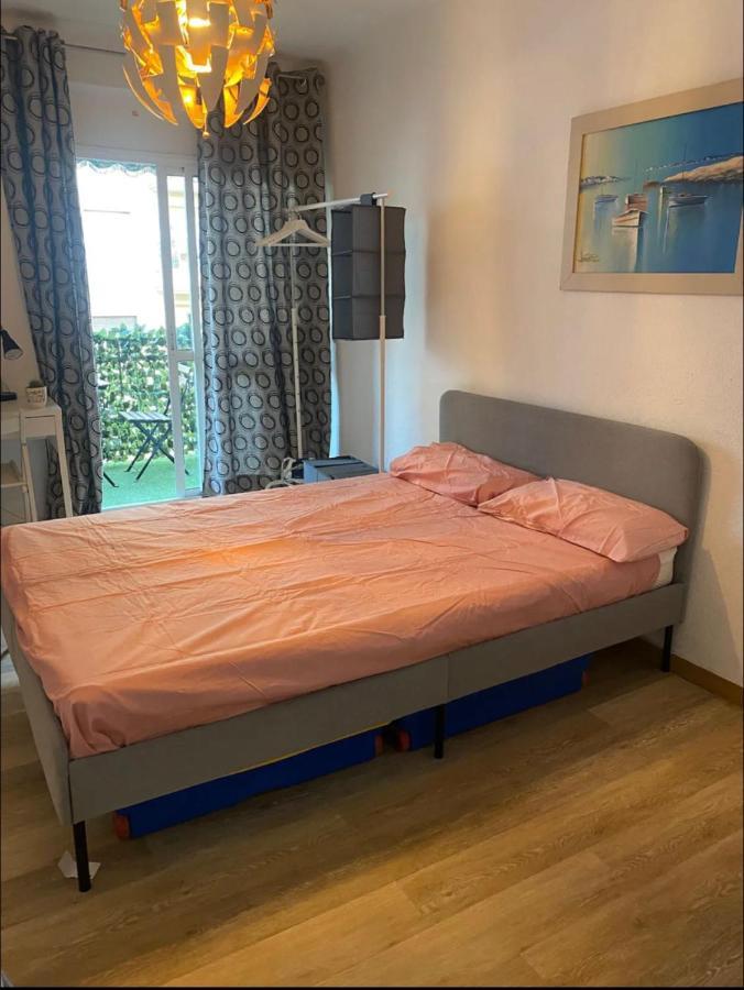 Apartamento De Habitaciones Privadas En El Centro De マラガ エクステリア 写真