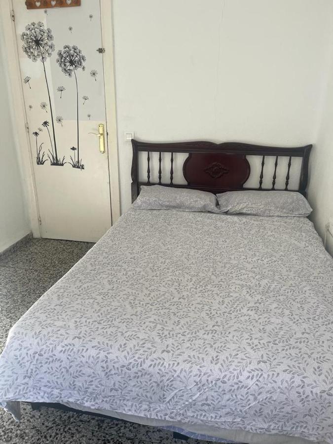 Apartamento De Habitaciones Privadas En El Centro De マラガ エクステリア 写真