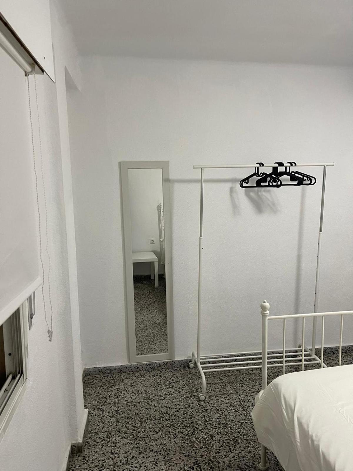 Apartamento De Habitaciones Privadas En El Centro De マラガ エクステリア 写真