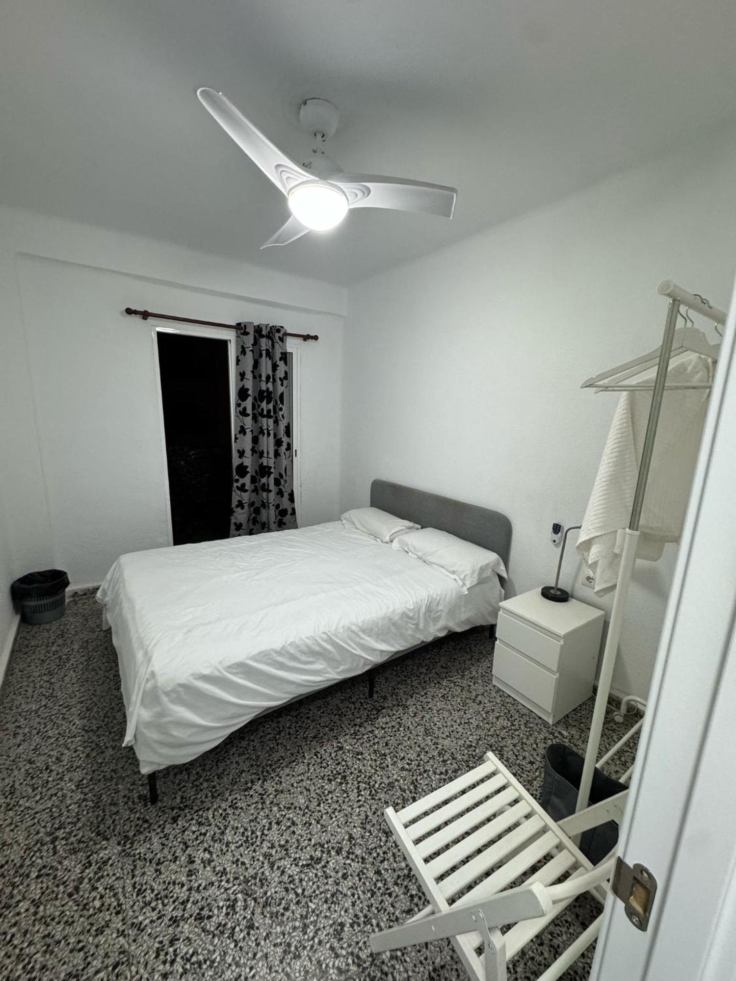 Apartamento De Habitaciones Privadas En El Centro De マラガ エクステリア 写真