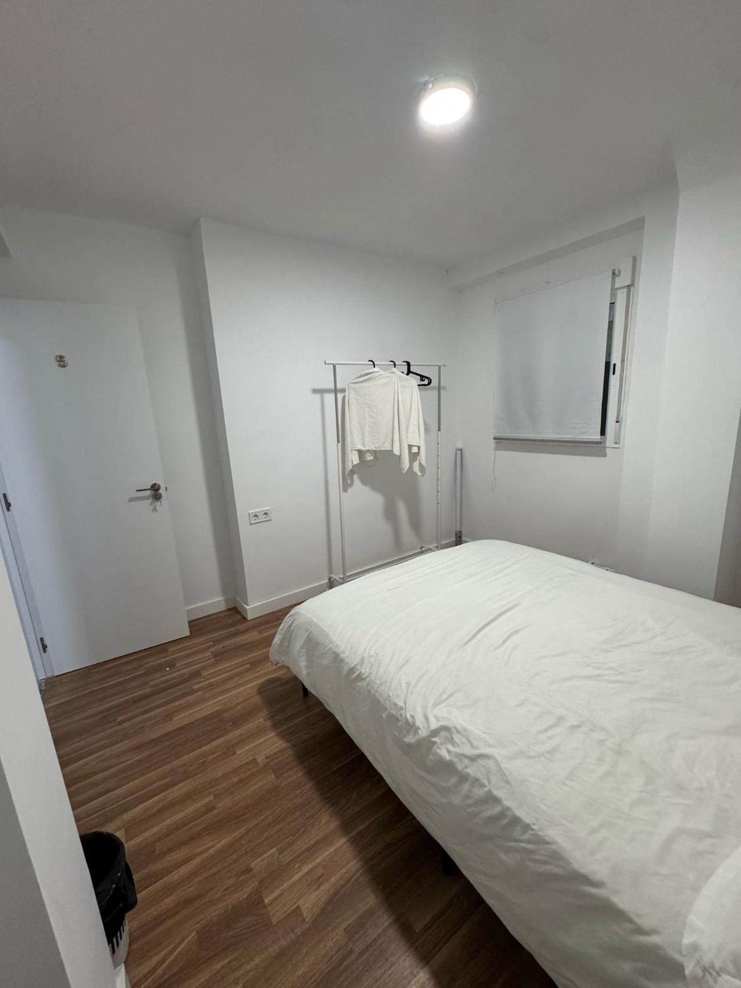 Apartamento De Habitaciones Privadas En El Centro De マラガ エクステリア 写真