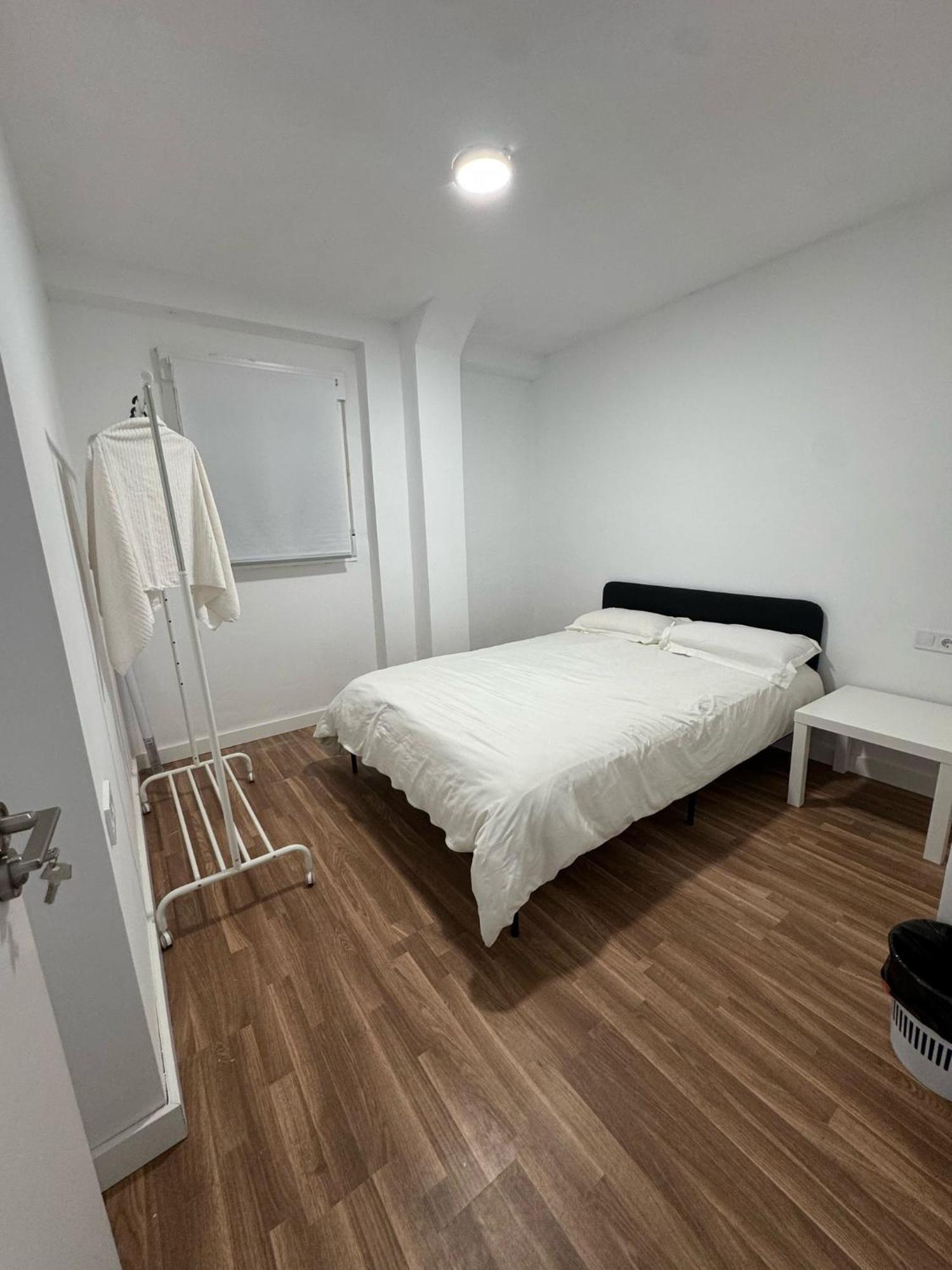 Apartamento De Habitaciones Privadas En El Centro De マラガ エクステリア 写真